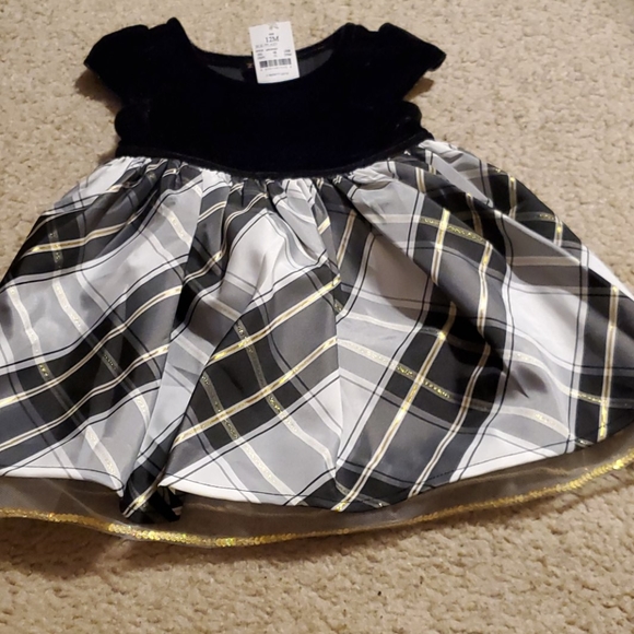 🎉Host Pick🎉 Girls Black Velour / Plaid Dress - Picture 5 of 6